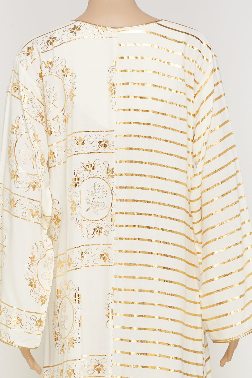 elegant dress in a simple blend.