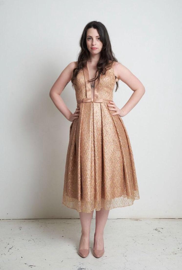 elegant dress in a simple blend.