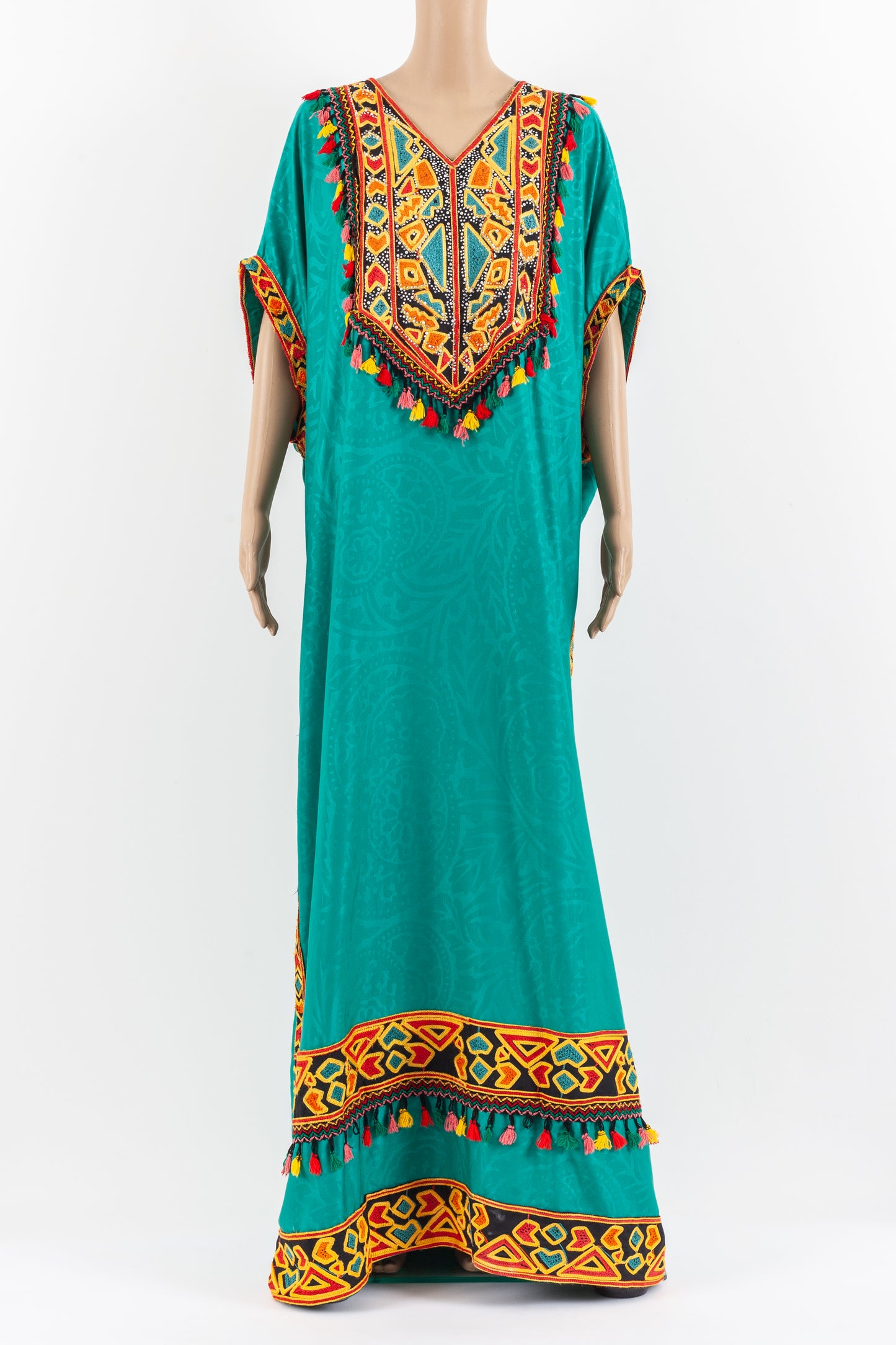 Classic embroidered Arabic Style Jalabiyah free size.