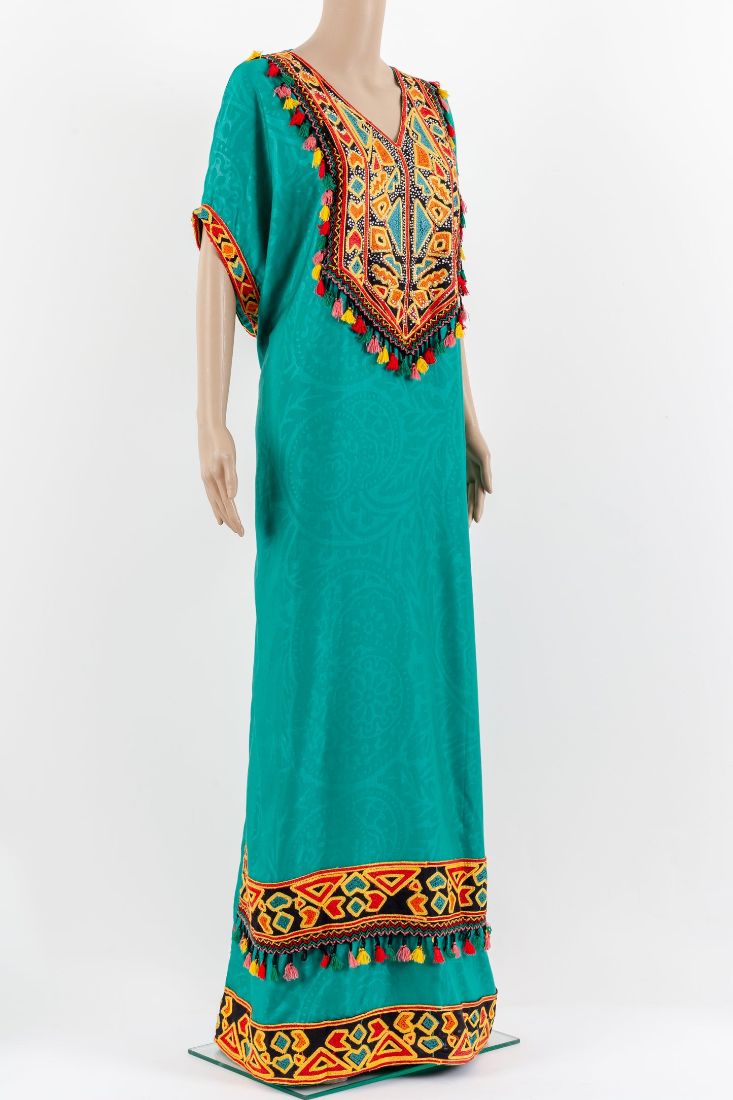 Classic embroidered Arabic Style Jalabiyah free size.