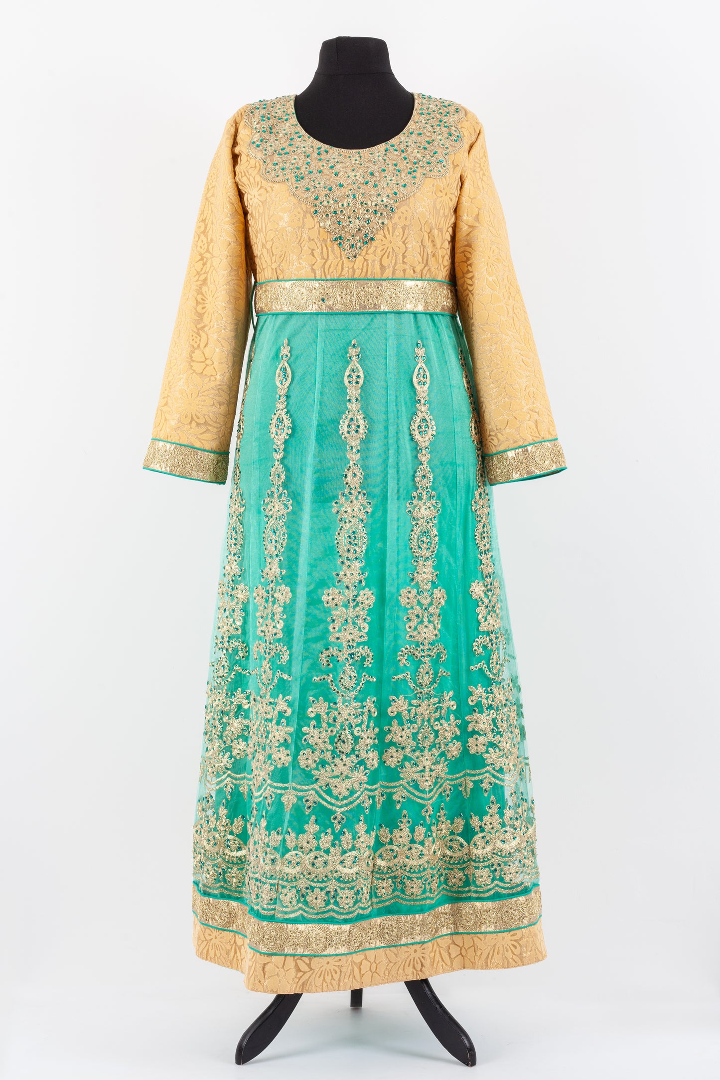 Versatile jalabiyah piece that can be dressed in all right places