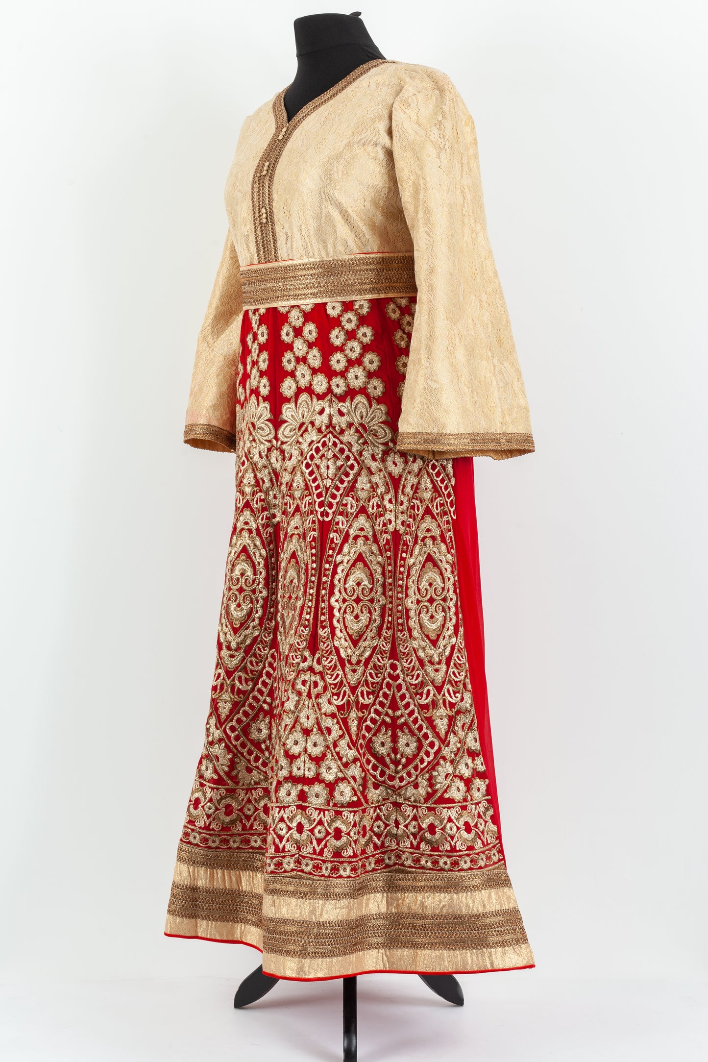 Fancy Ethnic Traditional maxi jalabiyah.