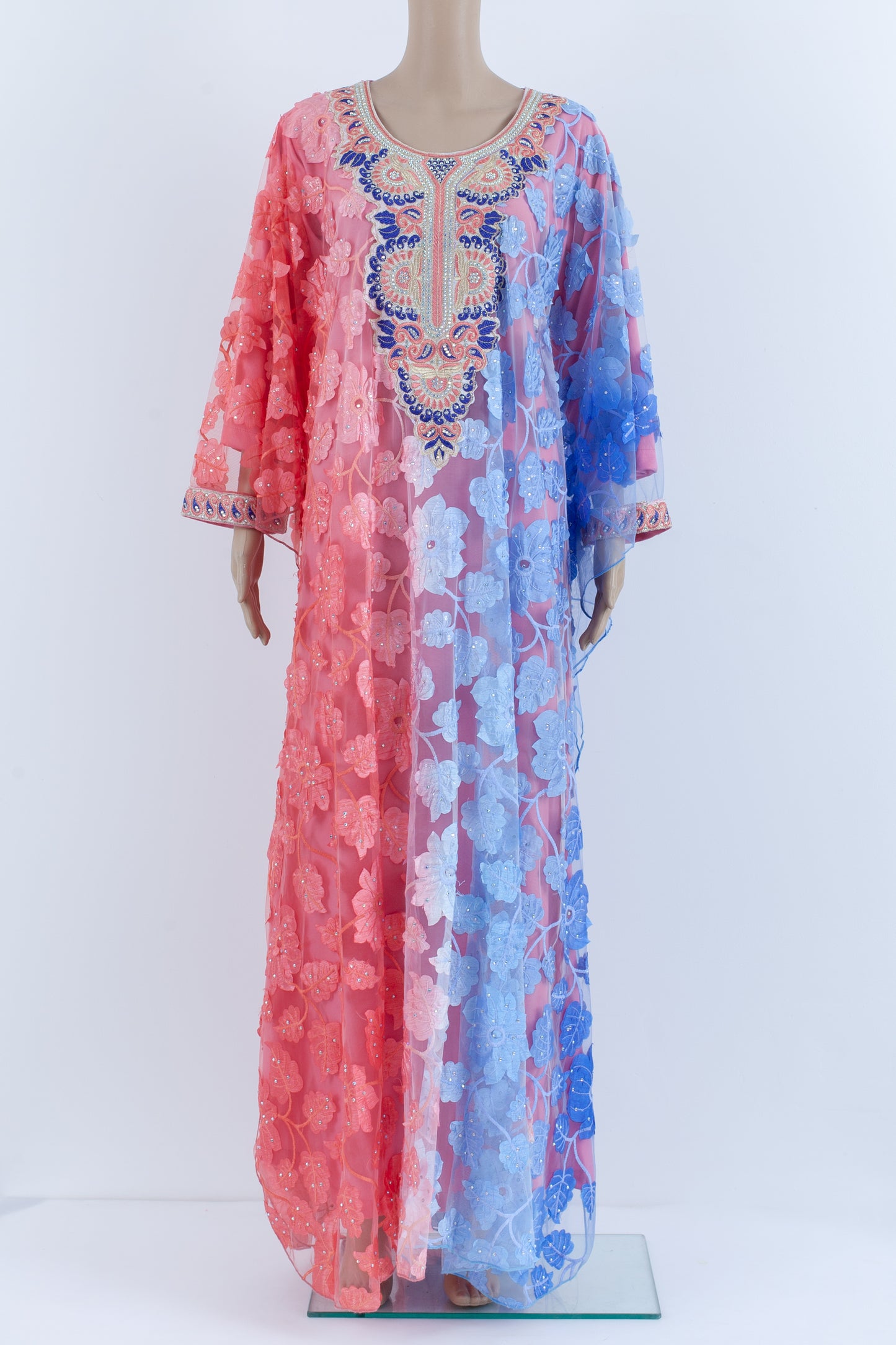 Netted kaftan Jalabiyah.