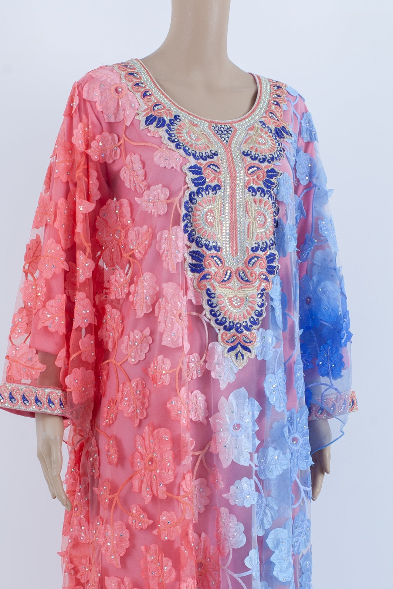 Netted kaftan Jalabiyah.