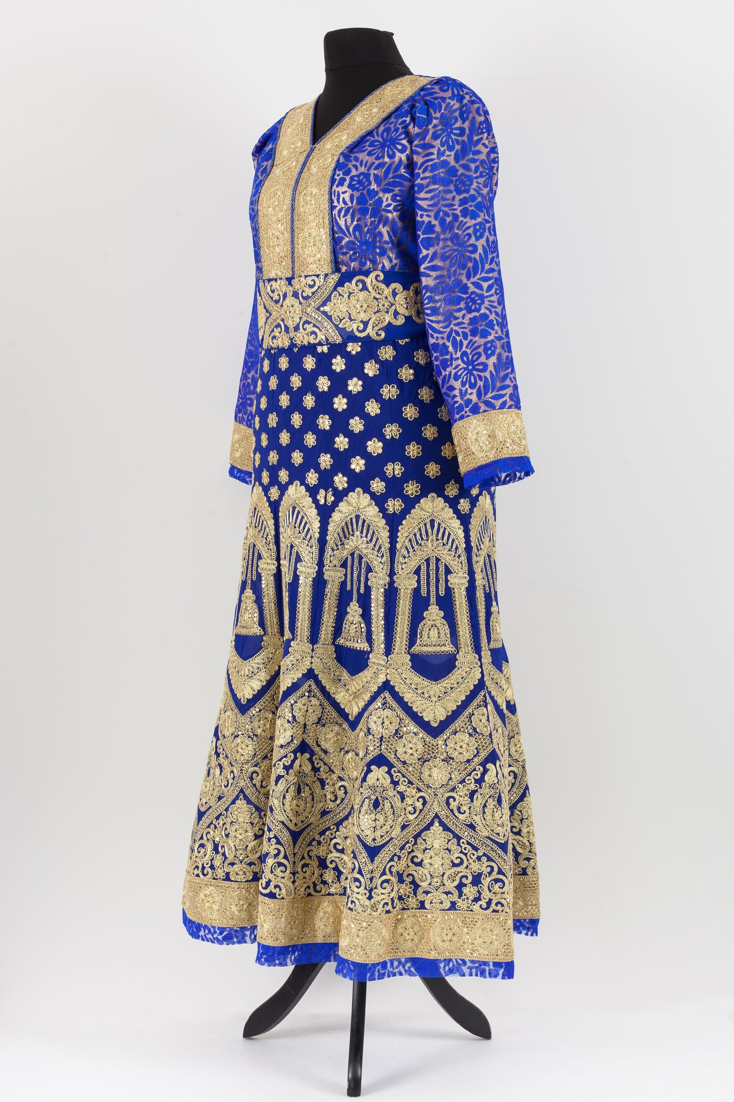 Fancy Ethnic Traditional maxi jalabiyah.