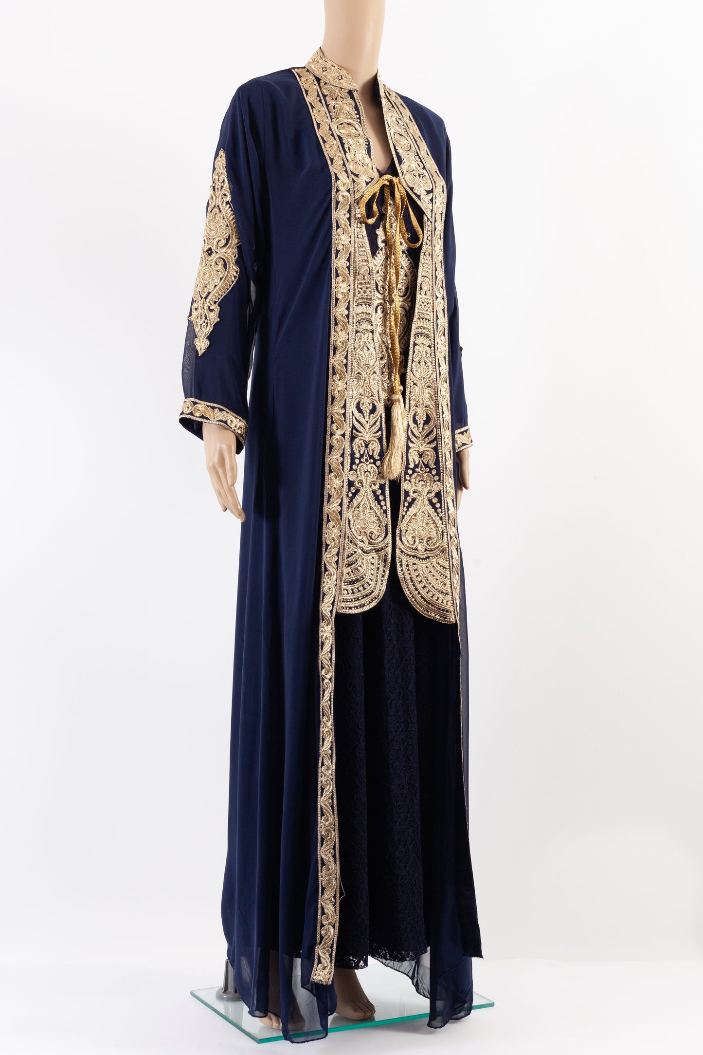 Jalabiyah farashah kaftan,a nice addition for your wardrobe .