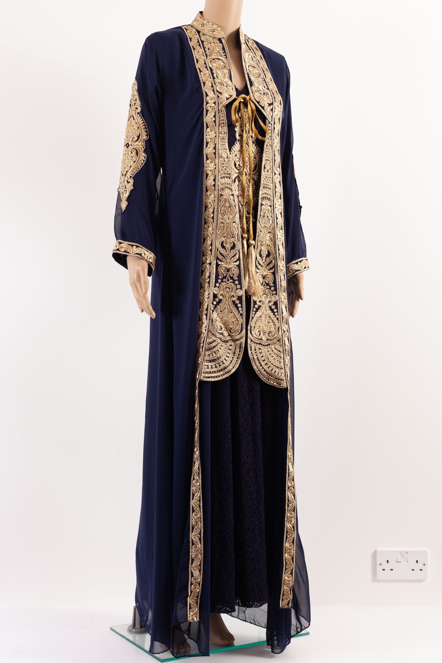 Jalabiyah farashah kaftan,a nice addition for your wardrobe .